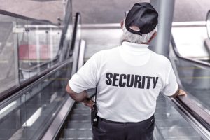 Dlaczego warto zatrudnić agencję ochrony osób i mienia?